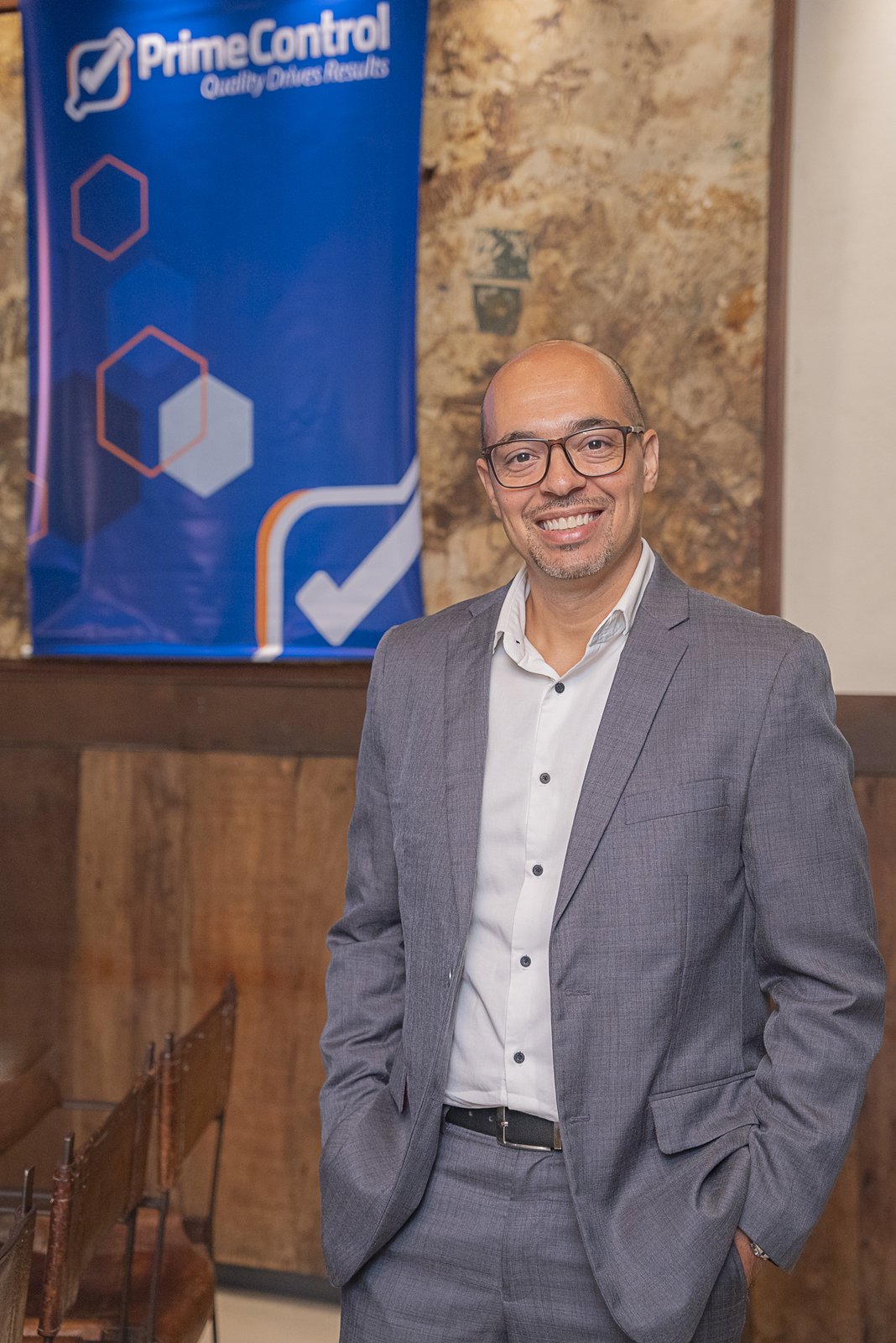 Retrato de Marcelo Romeiro em evento da Prime Control
